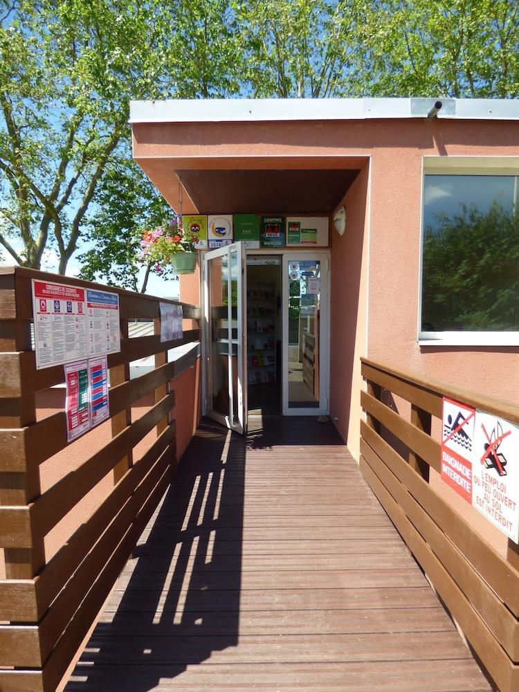 Camping De Nevers Extérieur photo